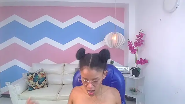 adisson petite1 online show from 6, 10, 2025