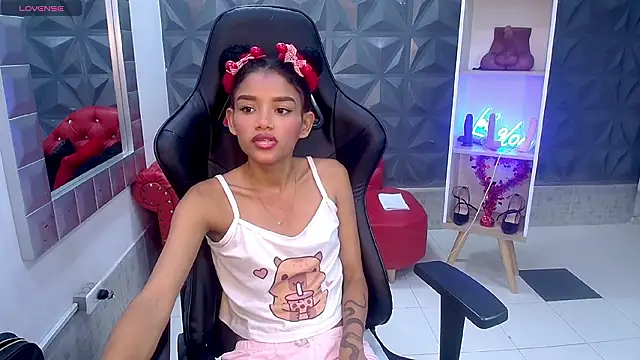 adisson petite1 online show from 23, 2, 2026