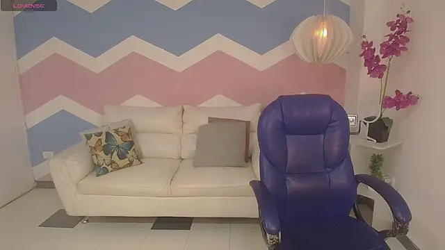 adisson petite1 online show from 1, 10, 2025