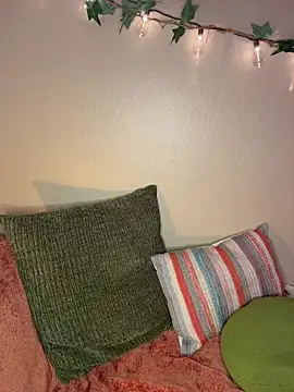 Snapshot of DesertLuxe chatting on 15, 1, 2026 DesertLuxe online show from 15, 1, 2026