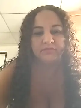 MEYBELLATINA online show from 2, 10, 2025