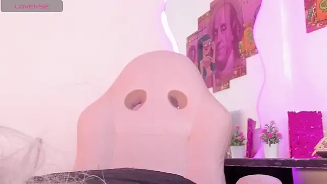 sofiaa ferrer online show from 6, 10, 2025