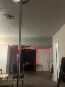 Snapshot of BuzzBunni69 chatting on 6, 4, 2026 BuzzBunni69 online show from 6, 4, 2026