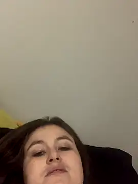 Snapshot of BuzzBunni69 chatting on 1, 12, 2025 BuzzBunni69 online show from 1, 12, 2025