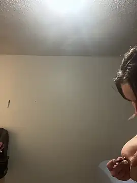 Snapshot of BuzzBunni69 chatting on 10, 4, 2026 BuzzBunni69 online show from 10, 4, 2026