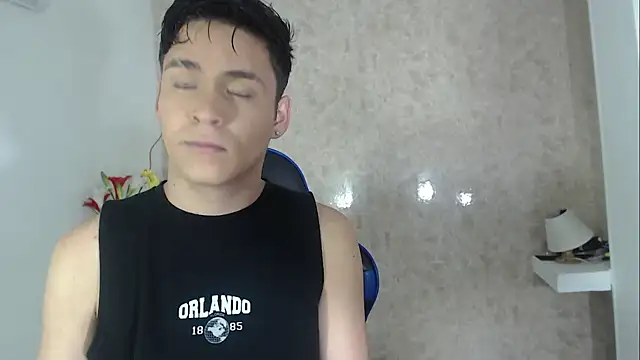 Aaron Foxxx online show from 4, 10, 2025