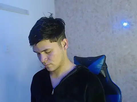 Aaron Foxxx online show from 22, 10, 2025