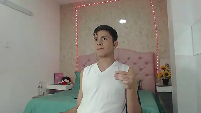 Aaron Foxxx online show from 2, 12, 2025