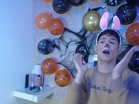 Aaron Foxxx online show from 27, 10, 2025