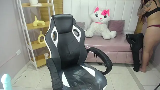 draviana a  online show from 5, 10, 2025