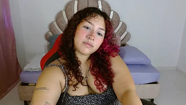 BlueeVelvet online show from 4, 10, 2025