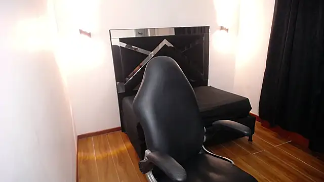 MarianaRojas  online show from 23, 12, 2025