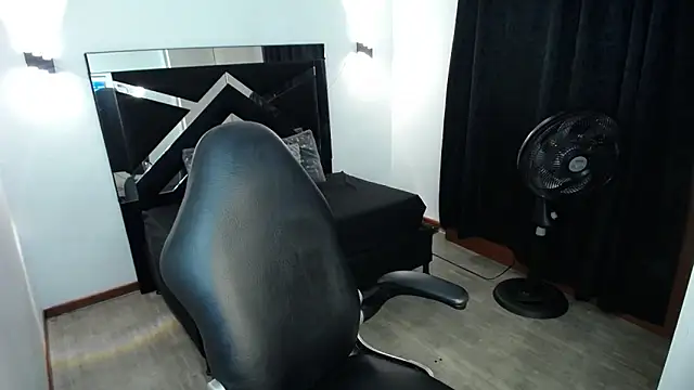 MarianaRojas  online show from 15, 6, 2026