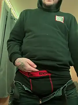 latenightguy online show from 19, 4, 2026