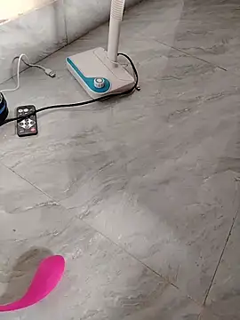 Quynhbabysexy online show from 21, 10, 2025