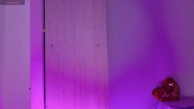 Snapshot of miamiller188 chatting on 5, 11, 2025 miamiller188 online show from 5, 11, 2025