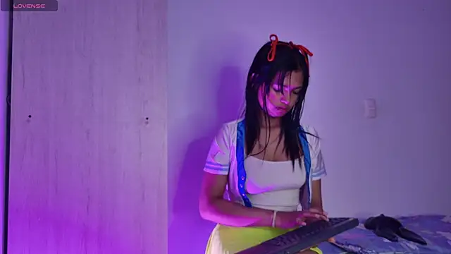 Snapshot of miamiller188 chatting on 8, 11, 2025 miamiller188 online show from 8, 11, 2025