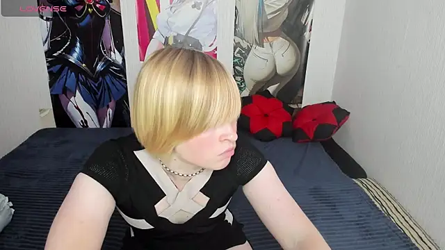 Cattie w  online show from 28, 10, 2025