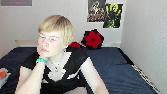 Cattie w  online show from 4, 11, 2025