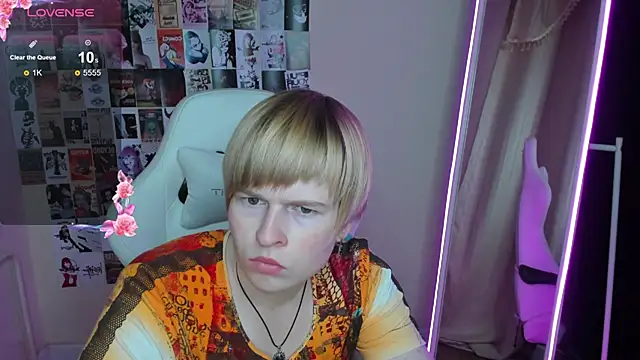 Cattie w  online show from 19, 11, 2025