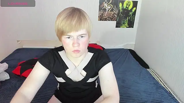 Cattie w  online show from 11, 11, 2025