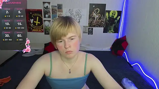 Cattie w  online show from 23, 12, 2025