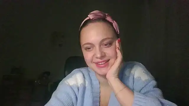 Snapshot of Cynoraye chatting on 3, 2, 2026 Cynoraye online show from 3, 2, 2026