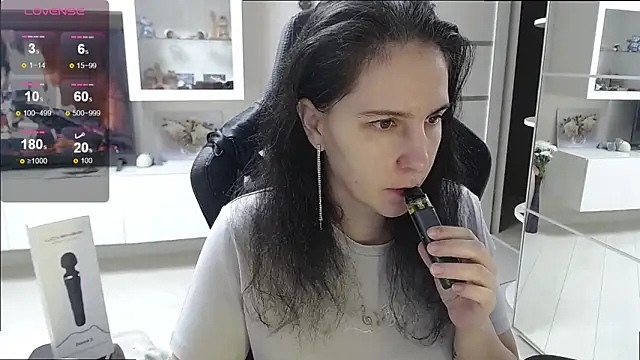 Irwi Tomboy online show from 6, 11, 2025