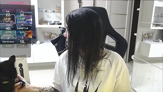 Irwi Tomboy online show from 23, 10, 2025