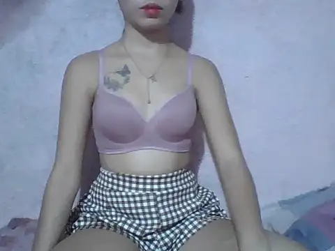 Snapshot of SweetPussie18x chatting on 2, 7, 2026 SweetPussie18x online show from 2, 7, 2026
