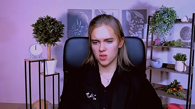 JuneWoods online show from 17, 10, 2025