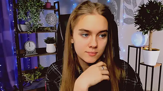 JuneWoods online show from 17, 12, 2025