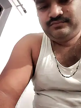 Snapshot of desiyouth94 chatting on 17, 10, 2025 desiyouth94 online show from 17, 10, 2025