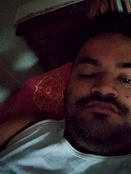 Snapshot of desiyouth94 chatting on 4, 10, 2025 desiyouth94 online show from 4, 10, 2025