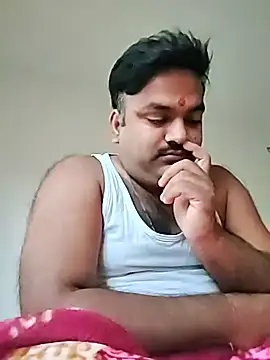 Snapshot of desiyouth94 chatting on 28, 11, 2025 desiyouth94 online show from 28, 11, 2025