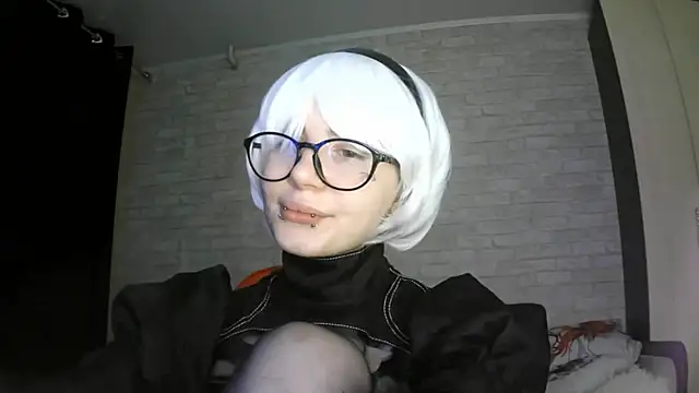 Snapshot of MernaGoggin chatting on 25, 10, 2025 MernaGoggin online show from 25, 10, 2025