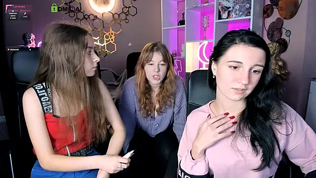 rebecca smile online show from 15, 10, 2025