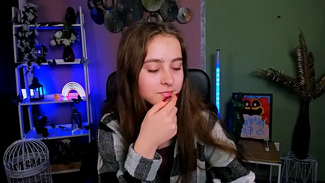 rebecca smile online show from 14, 11, 2025