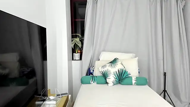 ConnieSmall24 online show from 15, 12, 2025