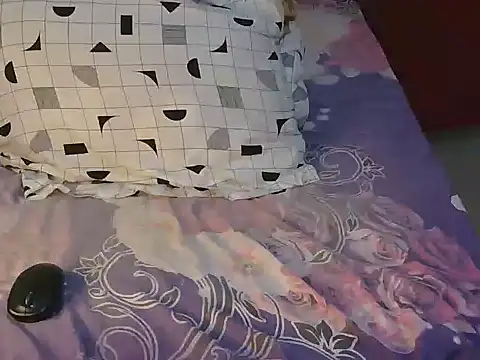 Snapshot of horny-Tea chatting on 1, 12, 2025 horny-Tea online show from 1, 12, 2025