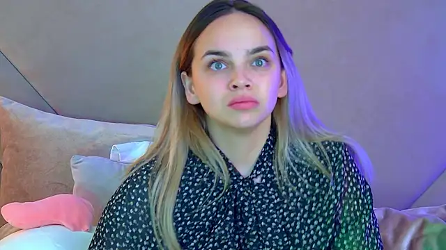 Snapshot of AnitaVenture chatting on 11, 10, 2025 AnitaVenture online show from 11, 10, 2025