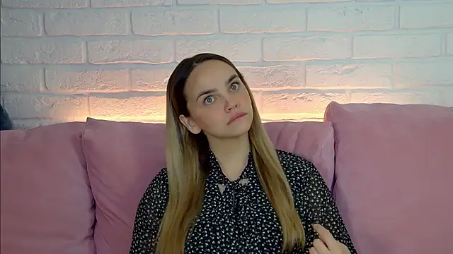 Snapshot of AnitaVenture chatting on 28, 9, 2025 AnitaVenture online show from 28, 9, 2025