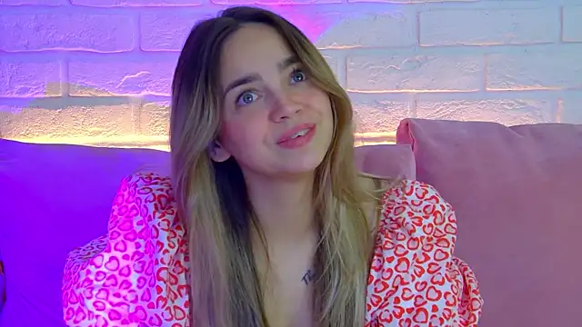 Snapshot of AnitaVenture chatting on 5, 10, 2025 AnitaVenture online show from 5, 10, 2025