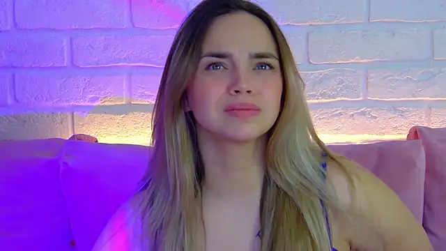 Snapshot of AnitaVenture chatting on 4, 10, 2025 AnitaVenture online show from 4, 10, 2025