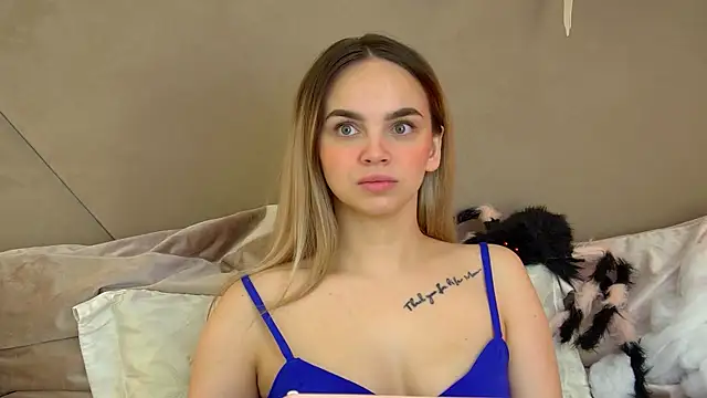 Snapshot of AnitaVenture chatting on 26, 10, 2025 AnitaVenture online show from 26, 10, 2025