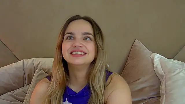 Snapshot of AnitaVenture chatting on 9, 10, 2025 AnitaVenture online show from 9, 10, 2025