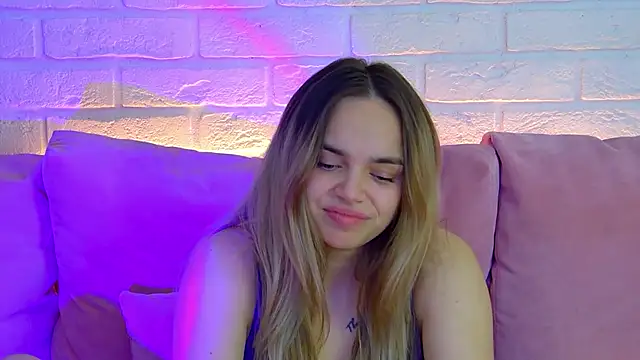 Snapshot of AnitaVenture chatting on 4, 10, 2025 AnitaVenture online show from 4, 10, 2025