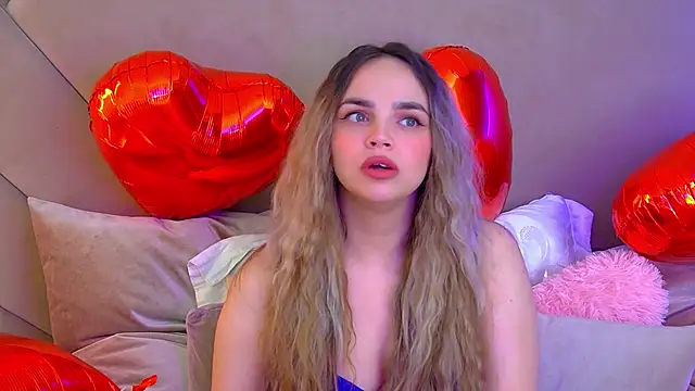 Snapshot of AnitaVenture chatting on 12, 10, 2025 AnitaVenture online show from 12, 10, 2025