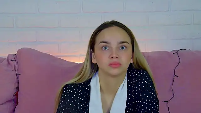 Snapshot of AnitaVenture chatting on 2, 10, 2025 AnitaVenture online show from 2, 10, 2025