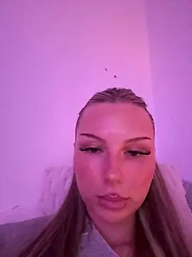 blondeeee online show from 14, 5, 2026